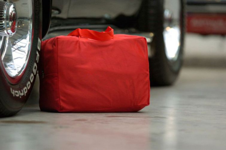 BMW 8er, F91, M8 Cabrio (2018-heute): Indoor Car Cover in ROT