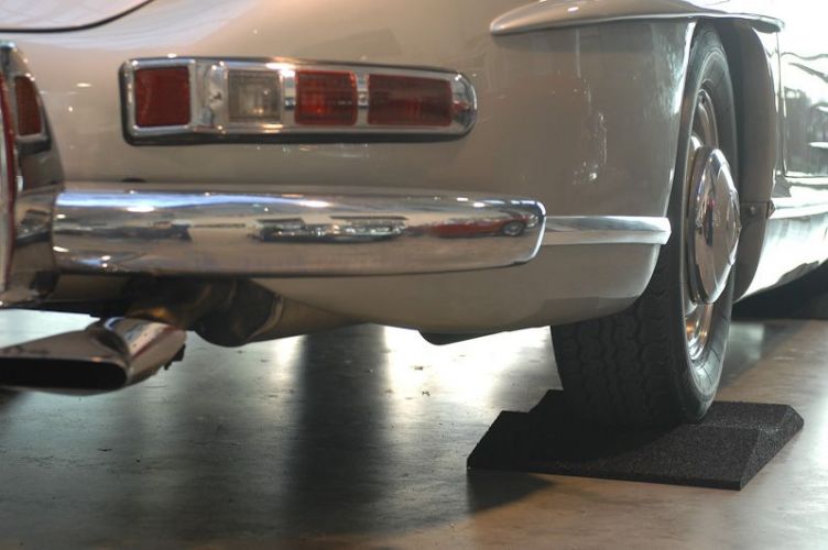 Preview: Reifenschuhe / Reifenschoner - gegen Standplatten - für Felgengrößen von 13 bis 18 Zoll und breiten Reifen bis 385er Reifenbreite (4er Set, für 1 Fahrzeug)